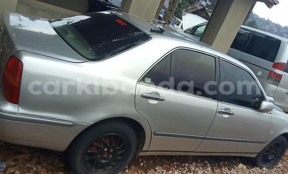 Acheter Occasion Voiture Toyota Progres Gris à Kampala, Ouganda Acheter Occasion Voiture Toyota Progres Gris à Kampala, Ouganda