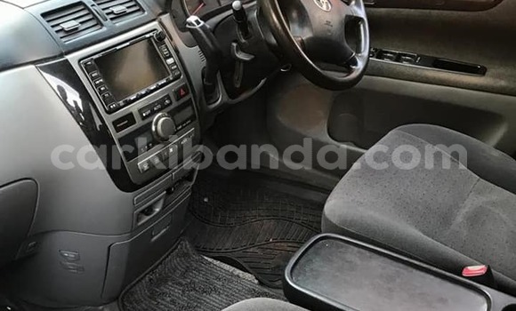 Acheter Occasion Voiture Toyota Picnic Gris à Kampala, Ouganda Acheter Occasion Voiture Toyota Picnic Gris à Kampala, Ouganda