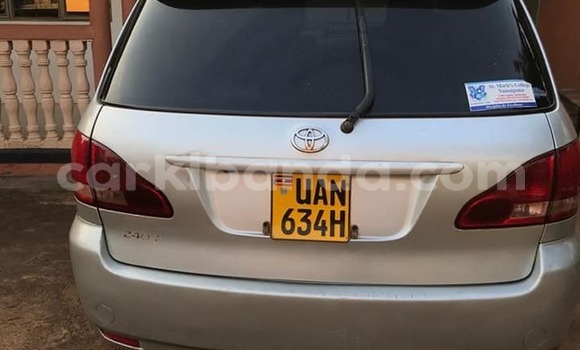 Acheter Occasion Voiture Toyota Picnic Gris à Kampala, Ouganda Acheter Occasion Voiture Toyota Picnic Gris à Kampala, Ouganda