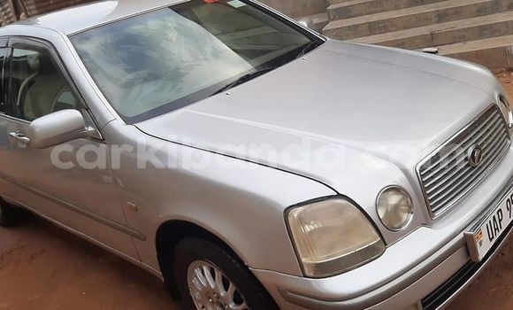 Acheter Occasion Voiture Toyota Progress Gris à Kampala, Ouganda