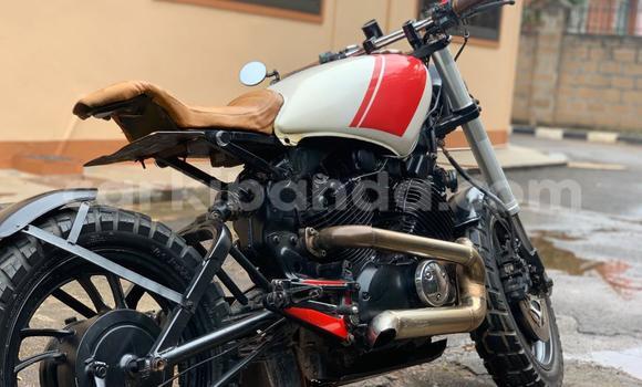 Acheter Occasion Moto Yamaha XV Rouge à Kampala, Ouganda Acheter Occasion Moto Yamaha XV Rouge à Kampala, Ouganda