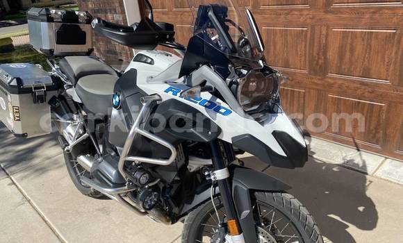 Buy Used BMW R1200GS Adventure Beige Bike in Kampala in Uganda Buy Used BMW R1200GS Adventure Beige Bike in Kampala in Uganda
