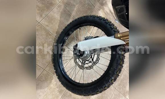 Buy Used Yamaha YZ450F Red Bike in Kampala in Uganda Buy Used Yamaha YZ450F Red Bike in Kampala in Uganda