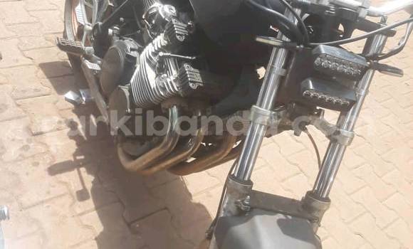 Gura Yakoze Yamaha XJ Black Bike i Kampala mu Uganda