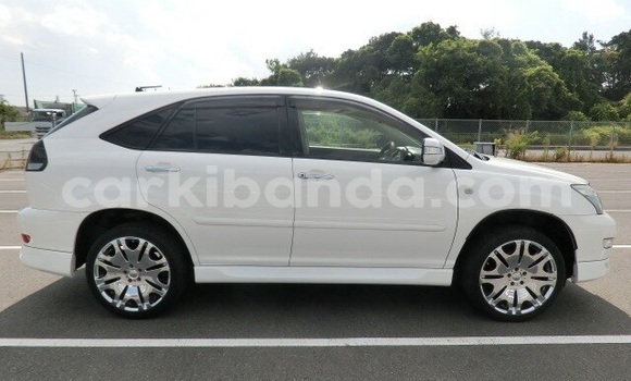 Buy Used Toyota Harrier White Car in Kampala in Uganda