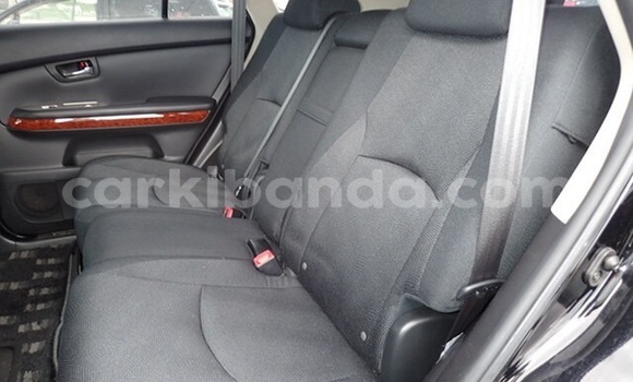 Gura Yakoze Toyota Harrier Black Imodoka i Kampala mu Uganda Gura Yakoze Toyota Harrier Black Imodoka i Kampala mu Uganda