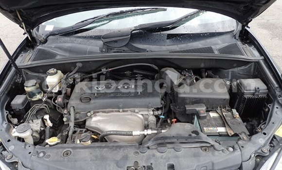 Gura Yakoze Toyota Harrier Black Imodoka i Kampala mu Uganda Gura Yakoze Toyota Harrier Black Imodoka i Kampala mu Uganda