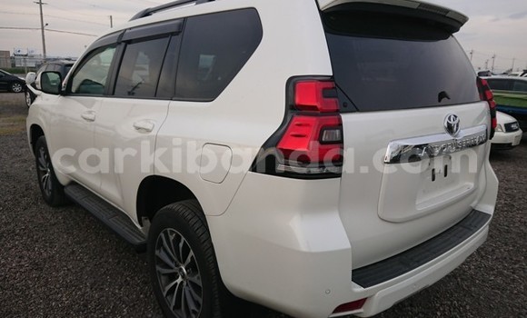 Buy Used Toyota Land Cruiser White Car in Kampala in Uganda Buy Used Toyota Land Cruiser White Car in Kampala in Uganda