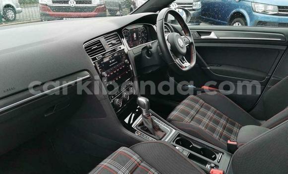 Nunua Ilio tumika Volkswagen Golf GTI Nyeupe Gari ndani ya Kampala nchini Uganda Nunua Ilio tumika Volkswagen Golf GTI Nyeupe Gari ndani ya Kampala nchini Uganda