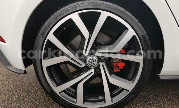 Nunua Ilio tumika Volkswagen Golf GTI Nyeupe Gari ndani ya Kampala nchini Uganda Nunua Ilio tumika Volkswagen Golf GTI Nyeupe Gari ndani ya Kampala nchini Uganda