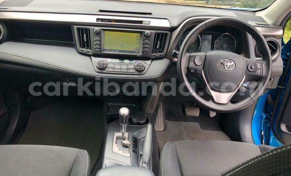 Gura Yakoze Toyota RAV4 Blue Imodoka i Kampala mu Uganda Gura Yakoze Toyota RAV4 Blue Imodoka i Kampala mu Uganda