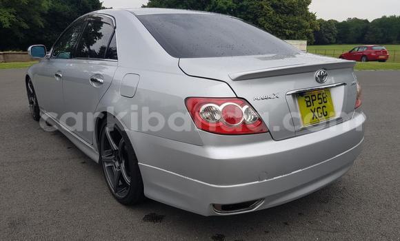 Gura Yakoze Toyota Mark X Silver Imodoka i Kampala mu Uganda Gura Yakoze Toyota Mark X Silver Imodoka i Kampala mu Uganda