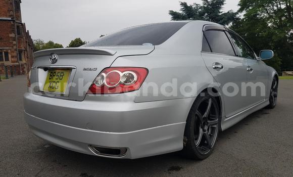 Gura Yakoze Toyota Mark X Silver Imodoka i Kampala mu Uganda Gura Yakoze Toyota Mark X Silver Imodoka i Kampala mu Uganda