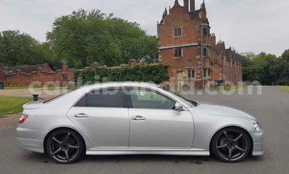 Gura Yakoze Toyota Mark X Silver Imodoka i Kampala mu Uganda Gura Yakoze Toyota Mark X Silver Imodoka i Kampala mu Uganda