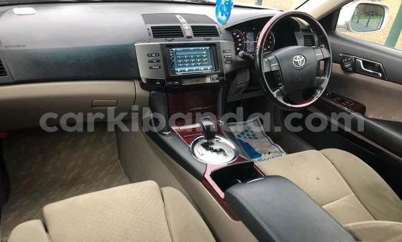 Gura Yakoze Toyota Mark X Silver Imodoka i Kampala mu Uganda Gura Yakoze Toyota Mark X Silver Imodoka i Kampala mu Uganda