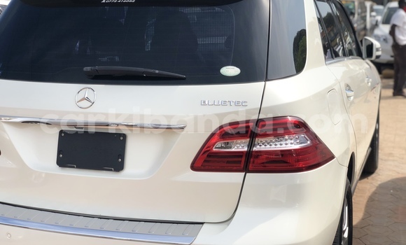 Gura Nshya MercedesâBenz MâClass White Imodoka i Kampala mu Uganda Gura Nshya MercedesâBenz MâClass White Imodoka i Kampala mu Uganda