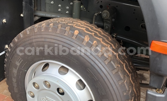 Gura Nshya Howo Sinotruk Beige Ikamyo i Kampala mu Uganda Gura Nshya Howo Sinotruk Beige Ikamyo i Kampala mu Uganda