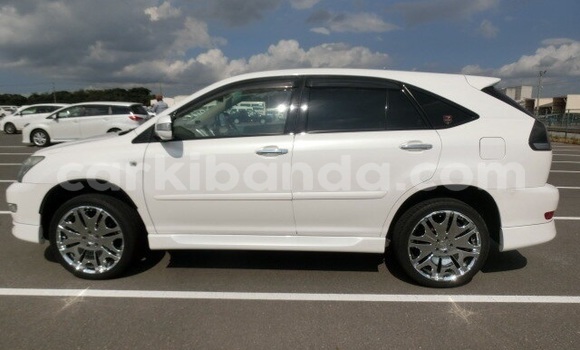 Buy Used Toyota Harrier White Car in Kampala in Uganda Buy Used Toyota Harrier White Car in Kampala in Uganda
