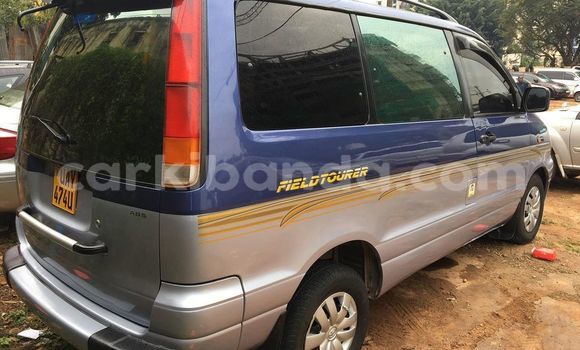 Gura Yakoze Toyota Noah Blue Imodoka i Kampala mu Uganda Gura Yakoze Toyota Noah Blue Imodoka i Kampala mu Uganda