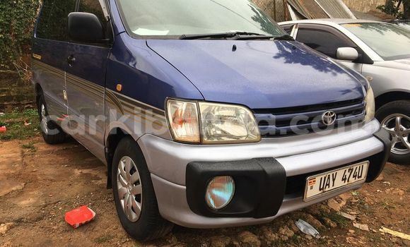 Gura Yakoze Toyota Noah Blue Imodoka i Kampala mu Uganda Gura Yakoze Toyota Noah Blue Imodoka i Kampala mu Uganda