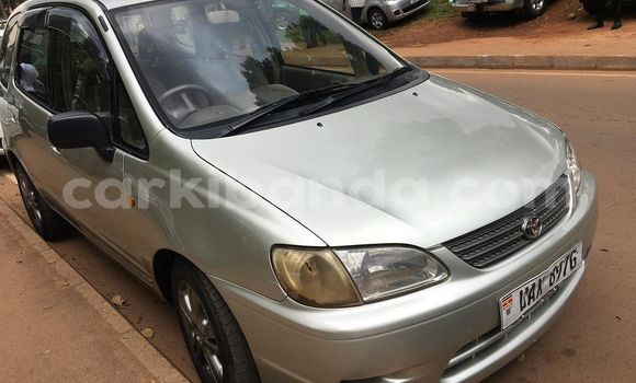 Acheter Occasion Voiture Toyota Corolla Spacio Gris à Kampala, Ouganda