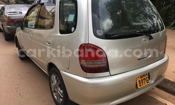Gura Yakoze Toyota Corolla Spacio Silver Imodoka i Kampala mu Uganda Gura Yakoze Toyota Corolla Spacio Silver Imodoka i Kampala mu Uganda