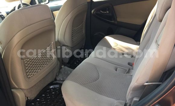 Gura Yakoze Toyota Vanguard Red Imodoka i Kampala mu Uganda Gura Yakoze Toyota Vanguard Red Imodoka i Kampala mu Uganda