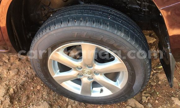 Gura Yakoze Toyota Vanguard Red Imodoka i Kampala mu Uganda Gura Yakoze Toyota Vanguard Red Imodoka i Kampala mu Uganda