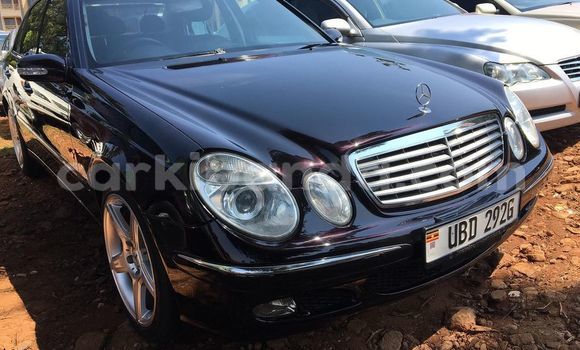 Acheter Occasion Voiture Mercedes‒Benz E–Class Noir à Kampala, Ouganda