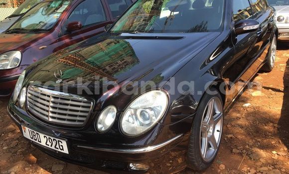 Gura Yakoze Mercedes‒Benz E–Class Black Imodoka i Kampala mu Uganda Gura Yakoze Mercedes‒Benz E–Class Black Imodoka i Kampala mu Uganda