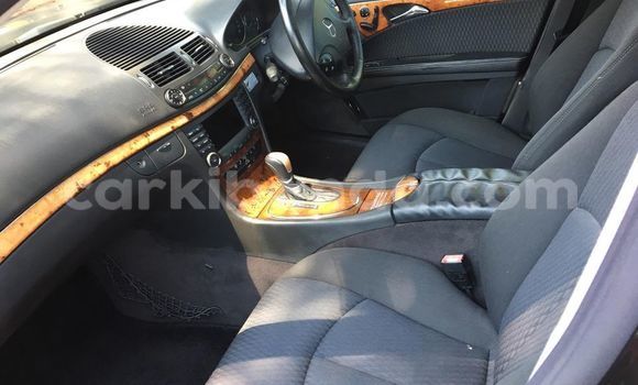 Gura Yakoze Mercedes‒Benz E–Class Black Imodoka i Kampala mu Uganda Gura Yakoze Mercedes‒Benz E–Class Black Imodoka i Kampala mu Uganda