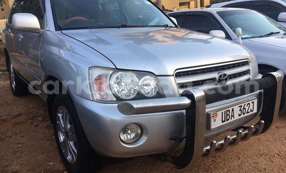 Gura Yakoze Toyota Kluger Silver Imodoka i Kampala mu Uganda Gura Yakoze Toyota Kluger Silver Imodoka i Kampala mu Uganda