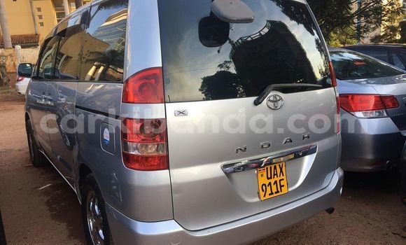 Gura Yakoze Toyota Noah Silver Imodoka i Kampala mu Uganda Gura Yakoze Toyota Noah Silver Imodoka i Kampala mu Uganda
