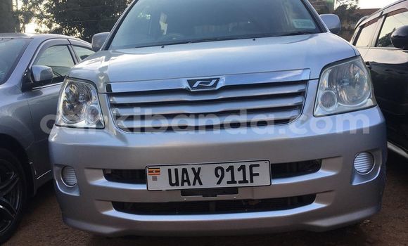 Gura Yakoze Toyota Noah Silver Imodoka i Kampala mu Uganda Gura Yakoze Toyota Noah Silver Imodoka i Kampala mu Uganda