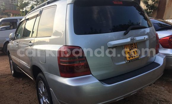 Gura Yakoze Toyota Noah Silver Imodoka i Kampala mu Uganda Gura Yakoze Toyota Noah Silver Imodoka i Kampala mu Uganda