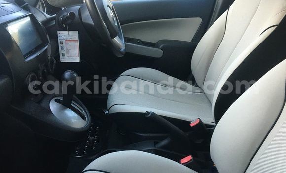 Gura Yakoze Mazda Demio Silver Imodoka i Kampala mu Uganda Gura Yakoze Mazda Demio Silver Imodoka i Kampala mu Uganda