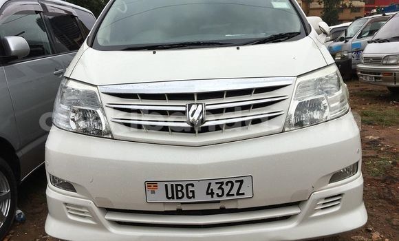 Gura Yakoze Toyota Alphard White Imodoka i Kampala mu Uganda