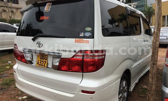 Gura Yakoze Toyota Alphard White Imodoka i Kampala mu Uganda Gura Yakoze Toyota Alphard White Imodoka i Kampala mu Uganda