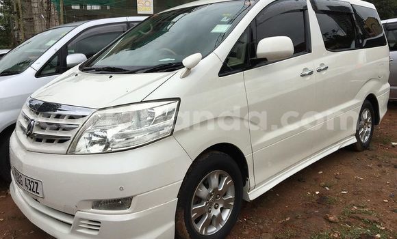 Gura Yakoze Toyota Alphard White Imodoka i Kampala mu Uganda Gura Yakoze Toyota Alphard White Imodoka i Kampala mu Uganda