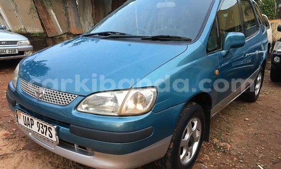 Gura Yakoze Toyota Spacio Blue Imodoka i Kampala mu Uganda Gura Yakoze Toyota Spacio Blue Imodoka i Kampala mu Uganda
