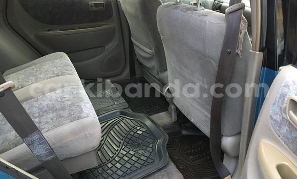 Gura Yakoze Toyota Spacio Blue Imodoka i Kampala mu Uganda Gura Yakoze Toyota Spacio Blue Imodoka i Kampala mu Uganda