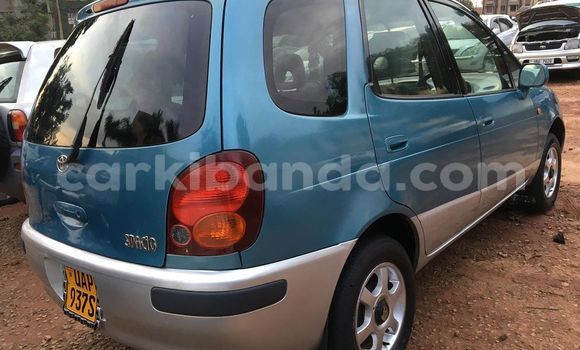 Gura Yakoze Toyota Spacio Blue Imodoka i Kampala mu Uganda Gura Yakoze Toyota Spacio Blue Imodoka i Kampala mu Uganda