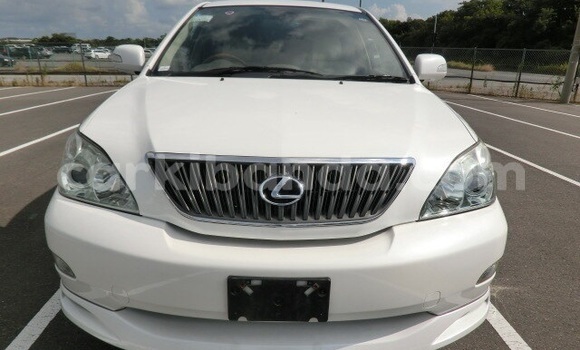 Gura Yakoze Toyota Harrier White Imodoka i Kampala mu Uganda Gura Yakoze Toyota Harrier White Imodoka i Kampala mu Uganda