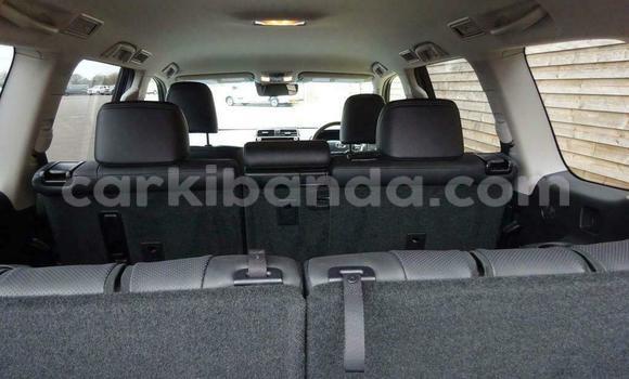Nunua Ilio tumika Toyota Land Cruiser Nyeusi Gari ndani ya Kampala nchini Uganda Nunua Ilio tumika Toyota Land Cruiser Nyeusi Gari ndani ya Kampala nchini Uganda
