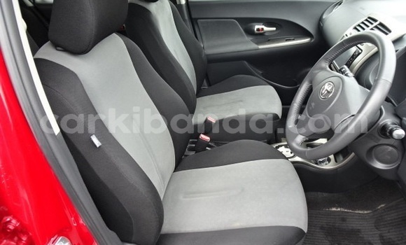 Nunua Ilio tumika Toyota IST Nyekundu Gari ndani ya Kampala nchini Uganda Nunua Ilio tumika Toyota IST Nyekundu Gari ndani ya Kampala nchini Uganda