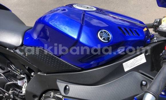 Nunua Ilio tumika Yamaha R1 Bluu Bike ndani ya Kampala nchini Uganda Nunua Ilio tumika Yamaha R1 Bluu Bike ndani ya Kampala nchini Uganda