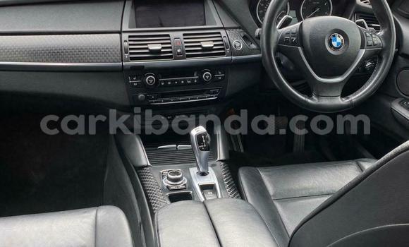 Gura Yakoze BMW X6 Black Imodoka i Kampala mu Uganda Gura Yakoze BMW X6 Black Imodoka i Kampala mu Uganda