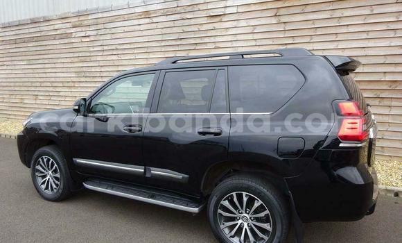 Gura Yakoze Toyota Land Cruiser Prado Black Imodoka i Kampala mu Uganda Gura Yakoze Toyota Land Cruiser Prado Black Imodoka i Kampala mu Uganda