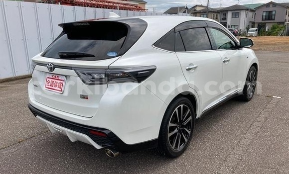 Buy Used Toyota Harrier White Car in Kampala in Uganda Buy Used Toyota Harrier White Car in Kampala in Uganda