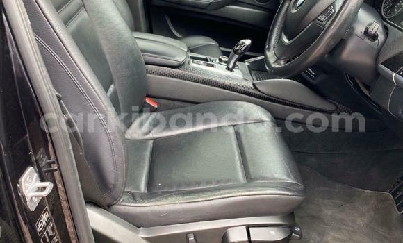 Gura Yakoze BMW X6 M Black Imodoka i Kampala mu Uganda Gura Yakoze BMW X6 M Black Imodoka i Kampala mu Uganda